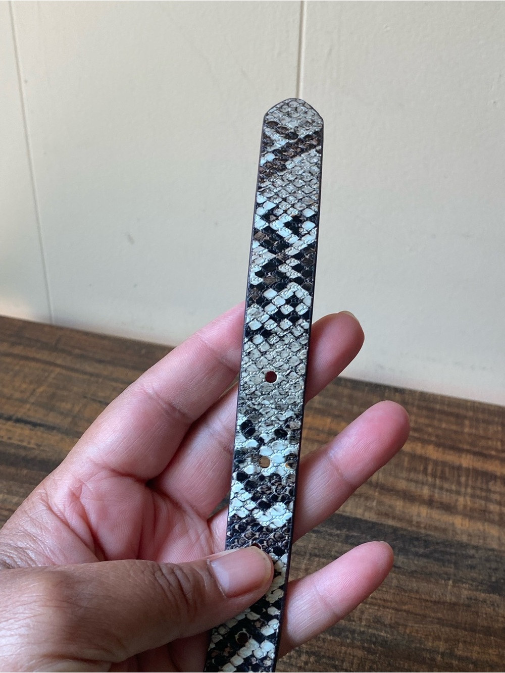 American Eagle Skinny Leather Belt, 26”
